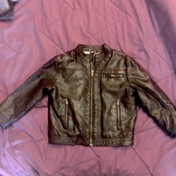 H&M Other - H&M KIDS BLACK FAUX LEATHER JACKET~VERY SOFT & WARM WHITE “SHERPA”LINING NWOT 😎